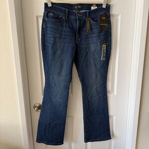 Lee Flex Motion bootcut jeans, women’s size 16 medium.